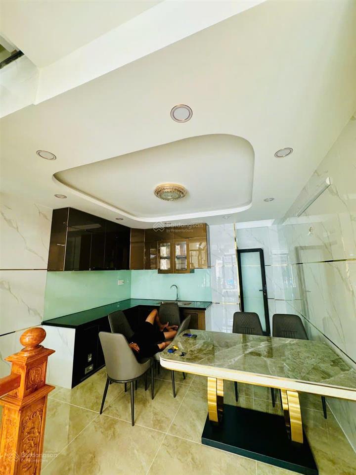 Nhà hẻm xe hơi 5m đường tân quýp.tân sơn nhì, trệt lửng, 3 lầu, dt 4x12m, nh 4.5m, giá 8.8tỷ
