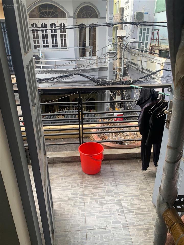 Bán nhà 2 lầu, đúc cứng, dt 4x20m, đủ lg hẻm 4m đường nguyễn suýp.tân sơn nhì, giá 7.95 tỷ tl ít