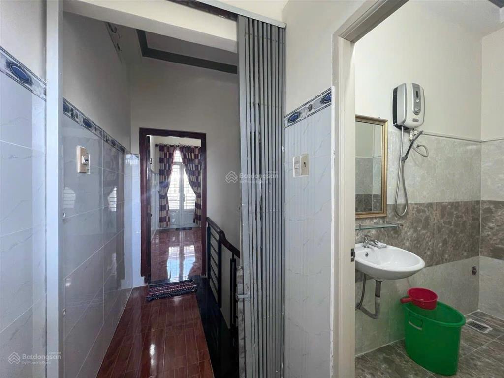 Nhà đúc chắc chắn hẻm 80/ gò dầu, p. tân sơn nhì, đúc 2 lầu, 4pn, dt 4x12m, giá 7.6 tỷ tl