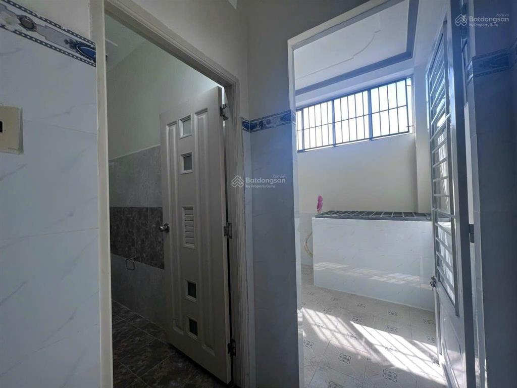 Nhà đúc chắc chắn hẻm 80/ gò dầu, p. tân sơn nhì, đúc 2 lầu, 4pn, dt 4x12m, giá 7.6 tỷ tl