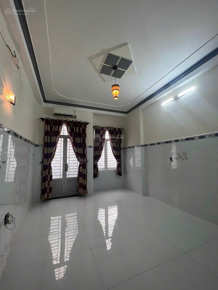 Nhà đúc chắc chắn hẻm 80/ gò dầu, p. tân sơn nhì, đúc 2 lầu, 4pn, dt 4x12m, giá 7.6 tỷ tl