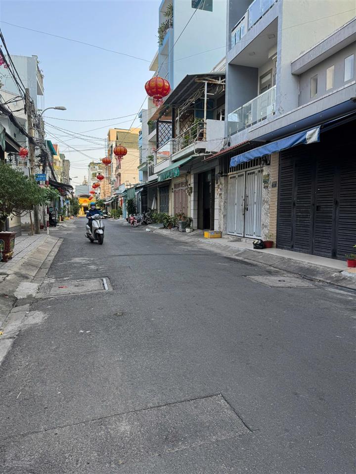 Hẻm thông 8m tân hương, gần chợ, tiện ích đầy đủ, dt 4.4x14m, đúc 3.5 tấm, giá 9.8 tỷ tl