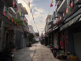 Quận 6  ô tô tới nhà quay đầu thoải
mái  35m2  5 tầng đúc btct  4pn  gần mặt tiền