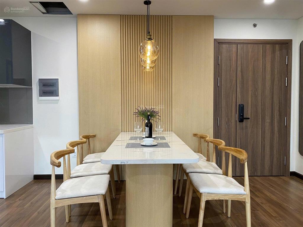 Em tiến cư dân đang cần cho thuê căn hộ 2pn 83m2 chung cư mipec rubik 360 giá tốt nhất thị trường