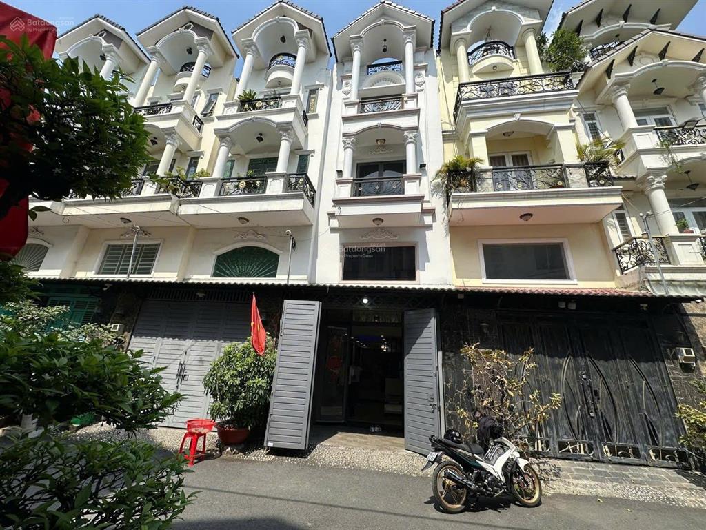 Nhà mới phạm văn đồng ngay chợ hiệp bình 200m2 sàn 4 tầng full nội thất, 8.8 tỷ chủ thiện chí