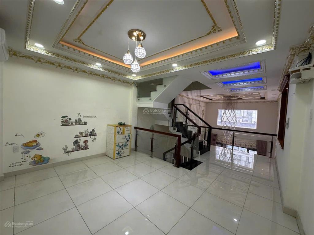 Nhà mới phạm văn đồng ngay chợ hiệp bình 200m2 sàn 4 tầng full nội thất, 8.8 tỷ chủ thiện chí