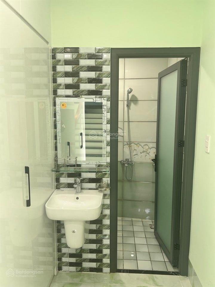 71m2, ngay gigamall hiệp bình, 4 tầng hoàn công sổ đẹp đường 6m, khu dân cư đông đúc, an ninh 8.9t