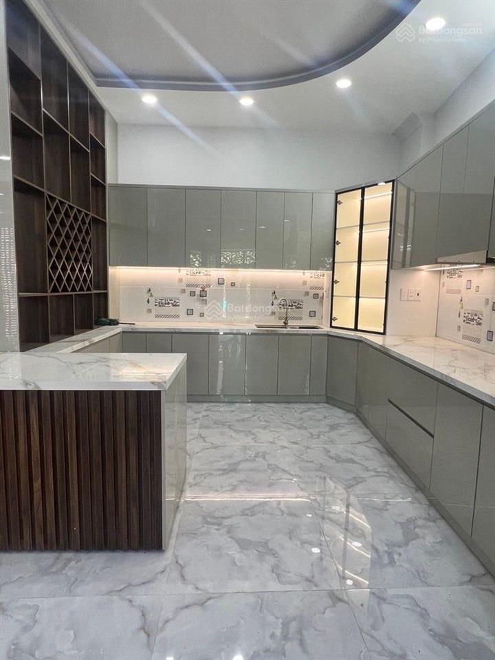 71m2, ngay gigamall hiệp bình, 4 tầng hoàn công sổ đẹp đường 6m, khu dân cư đông đúc, an ninh 8.9t