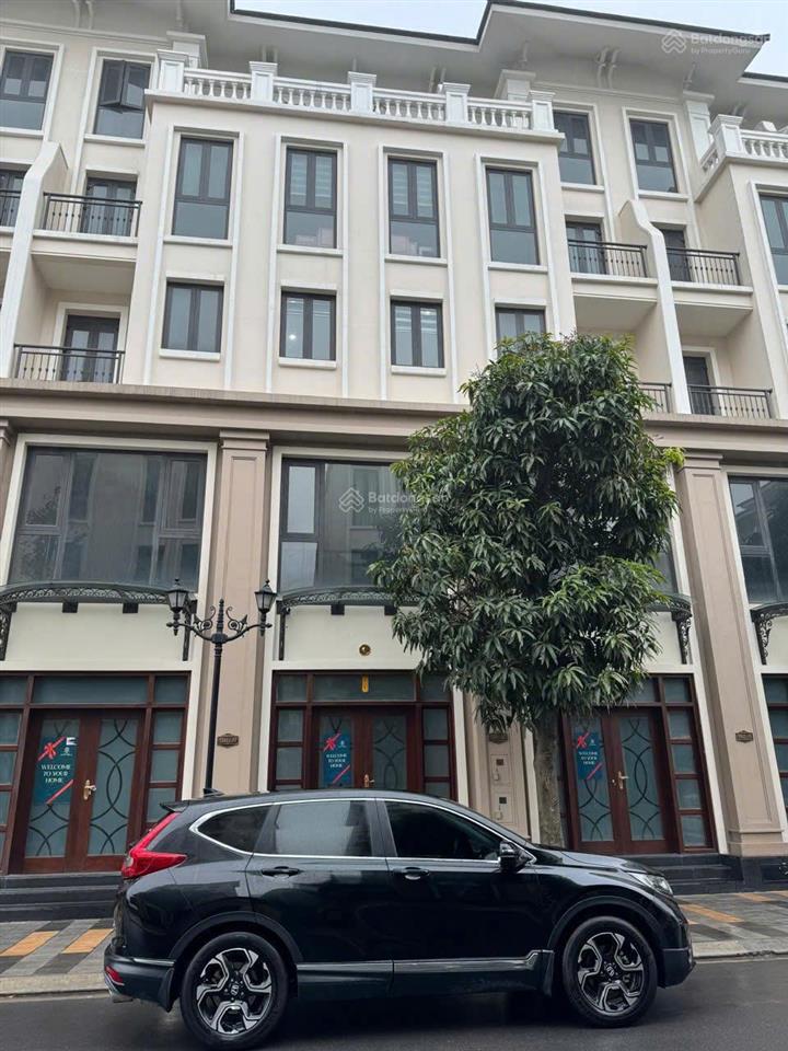 81m2 vin3, đối diện chung cư, ht 5 tầng thang máy xịn