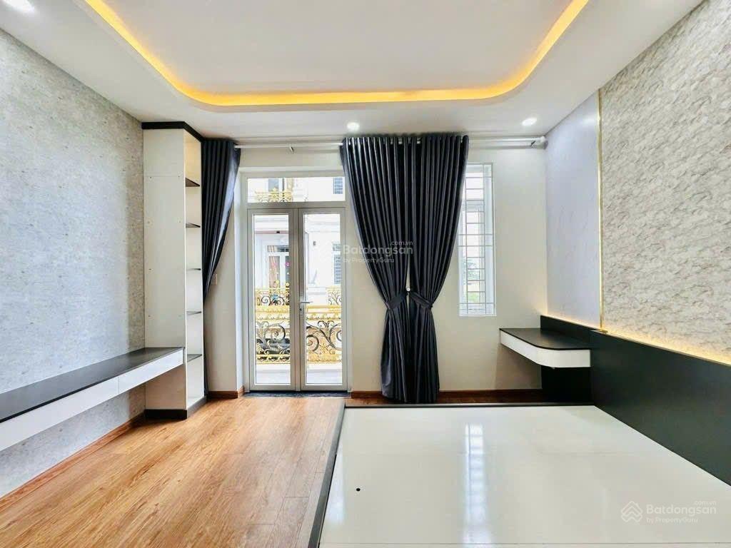 Nhà bán nguyễn văn dung xh đỗ cửa khu phân lô 55m 5 tầng ,thang máy, full nội thất ,vào ở ngay