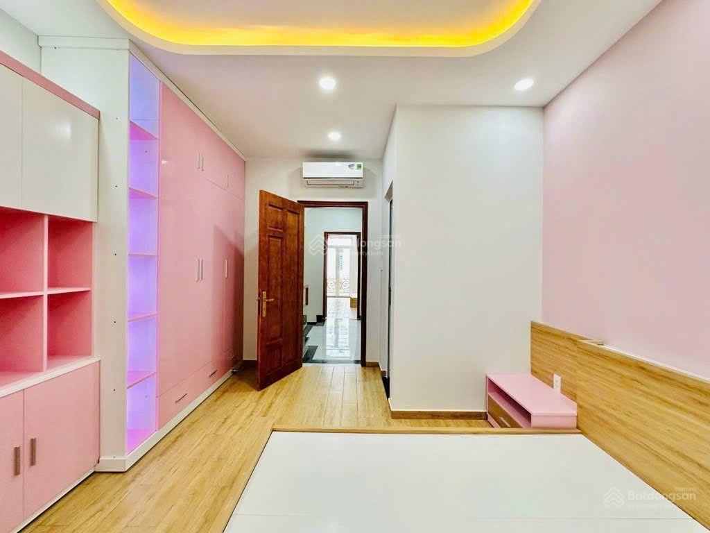 Nhà bán nguyễn văn dung xh đỗ cửa khu phân lô 55m 5 tầng ,thang máy, full nội thất ,vào ở ngay