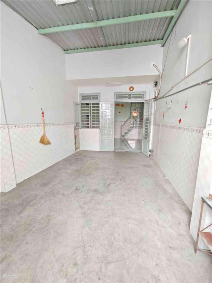 Nhà bán 78m2, 7mx12m diện tích lớn giá nhỏ, vị trí trung tâm gò vấp. chỉ 3 bước chân tới chợ