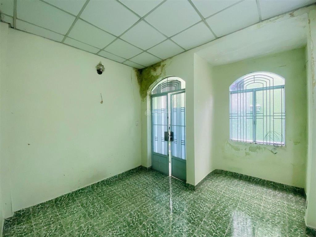 Nhà 3 tầng 3 phòng ngủ, sổ vuông đẹp, thích hợp cho gia đình nhỏ dọn vào ở ngay, giá nhỉnh 3 tỷ,