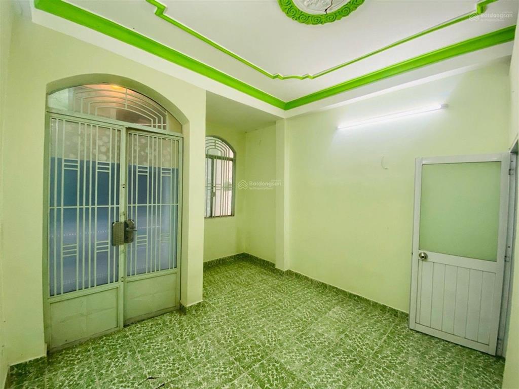 Nhà 3 tầng 3 phòng ngủ, sổ vuông đẹp, thích hợp cho gia đình nhỏ dọn vào ở ngay, giá nhỉnh 3 tỷ,