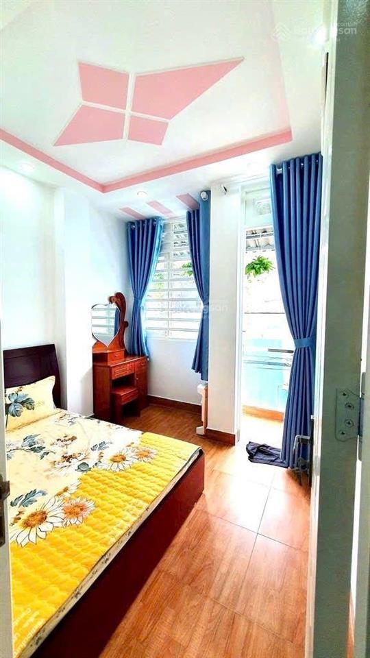 Nhà bán đường thống nhất, gò vấp, xe hơi đỗ cửa  30m2, 2 tầng, 2pn, sổ vuông a4, giá nhỉnh 3 tỷ