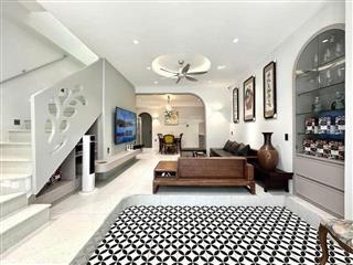 Nhà đẹp nằm gần mặt tiền đình phong phú, 85m2, hxh, sẵn hd thuê 24 triệu, shr