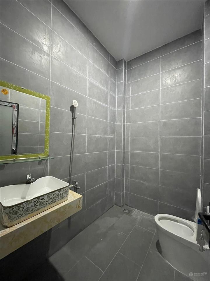 [2tỷ5]bán nhà mặt tiền ngay khu kiến thiết, 4 phòng ngủ ngay đường dân chủ, đường 6m, đã có sổ