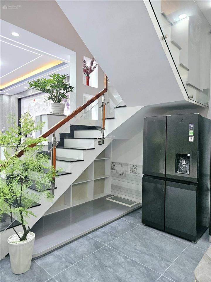 [2tỷ5]bán nhà mặt tiền ngay khu kiến thiết, 4 phòng ngủ ngay đường dân chủ, đường 6m, đã có sổ