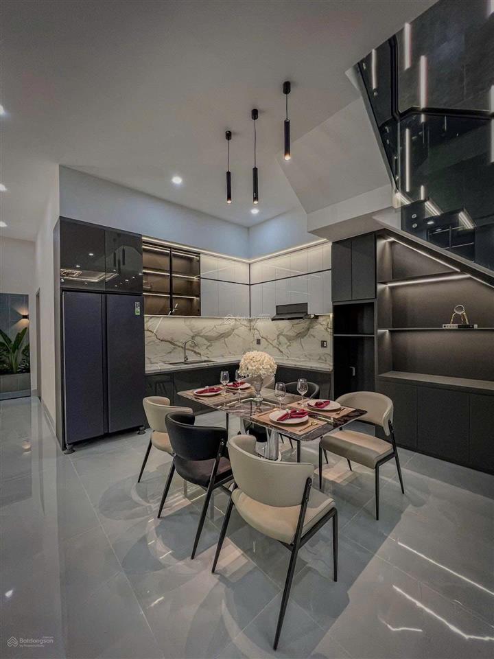 [2tỷ8] bán nhà gần khu city land. đường đẹp 5m. đường số 20, 64m2. sẵn hđ thuê 19 triệu/tháng. shr.