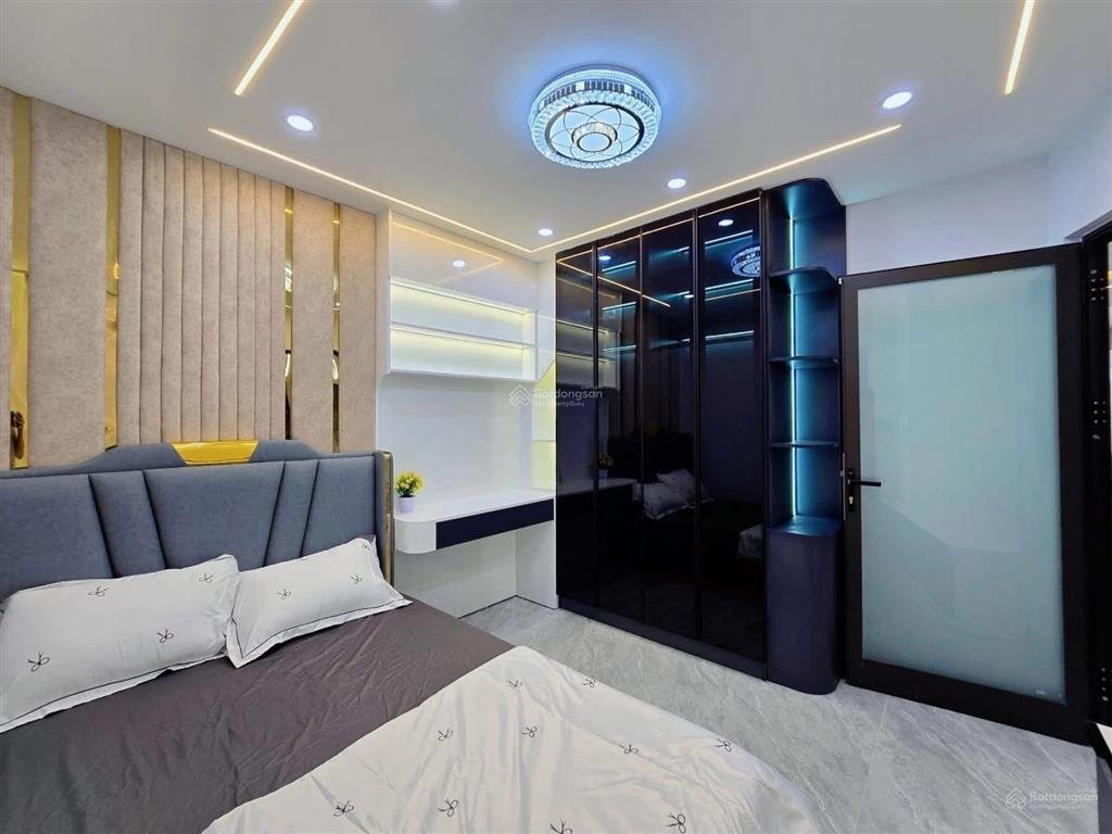 Bán nhà sát mặt tiền võ văn hát, 97m2, nằm sau đh tài chính. hđ thuê 21 triệu, shr.