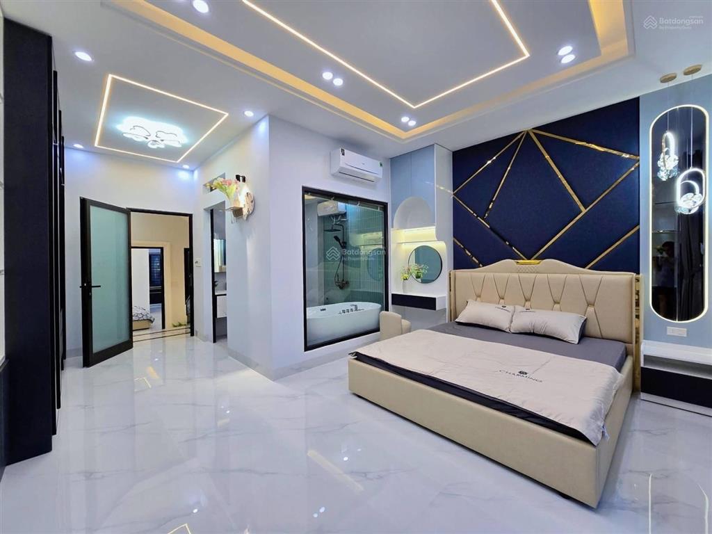 Bán nhà sát mặt tiền võ văn hát, 97m2, nằm sau đh tài chính. hđ thuê 21 triệu, shr.