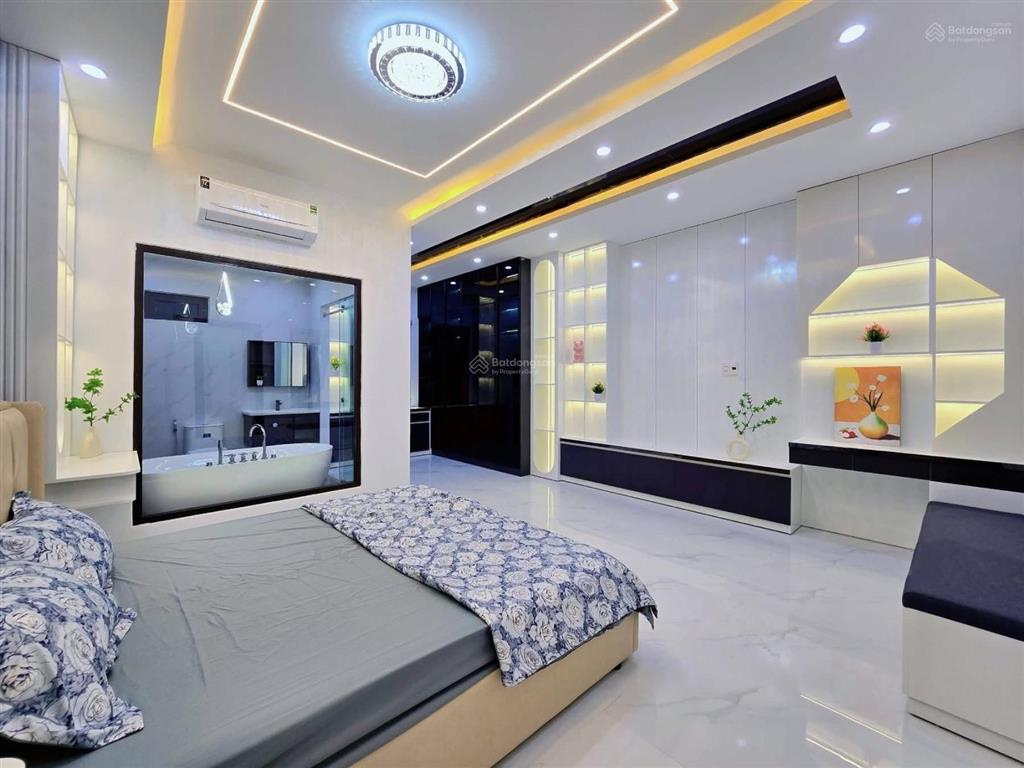 Bán nhà sát mặt tiền võ văn hát, 97m2, nằm sau đh tài chính. hđ thuê 21 triệu, shr.