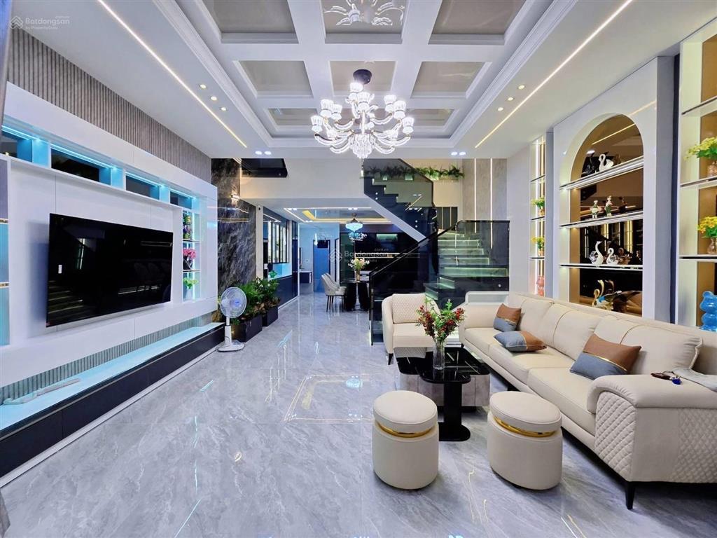 Bán nhà sát mặt tiền võ văn hát, 97m2, nằm sau đh tài chính. hđ thuê 21 triệu, shr.
