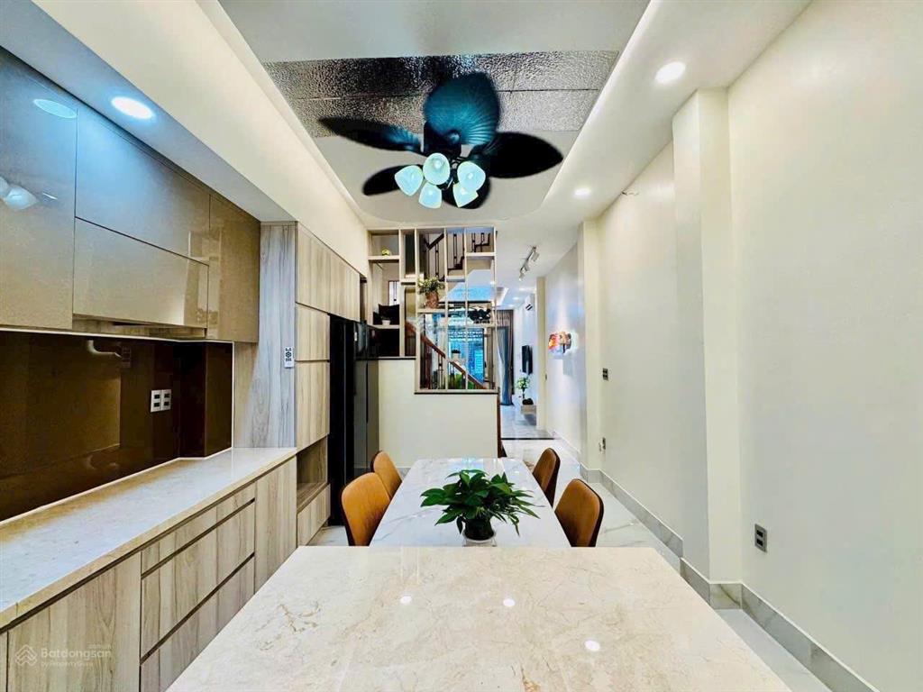[6 tỷ 5] bán nhà hxh 6m, đường nguyễn gia trí, 80m2, 3 phút đến hutech, hđ thuê 24 triệu/tháng. shr