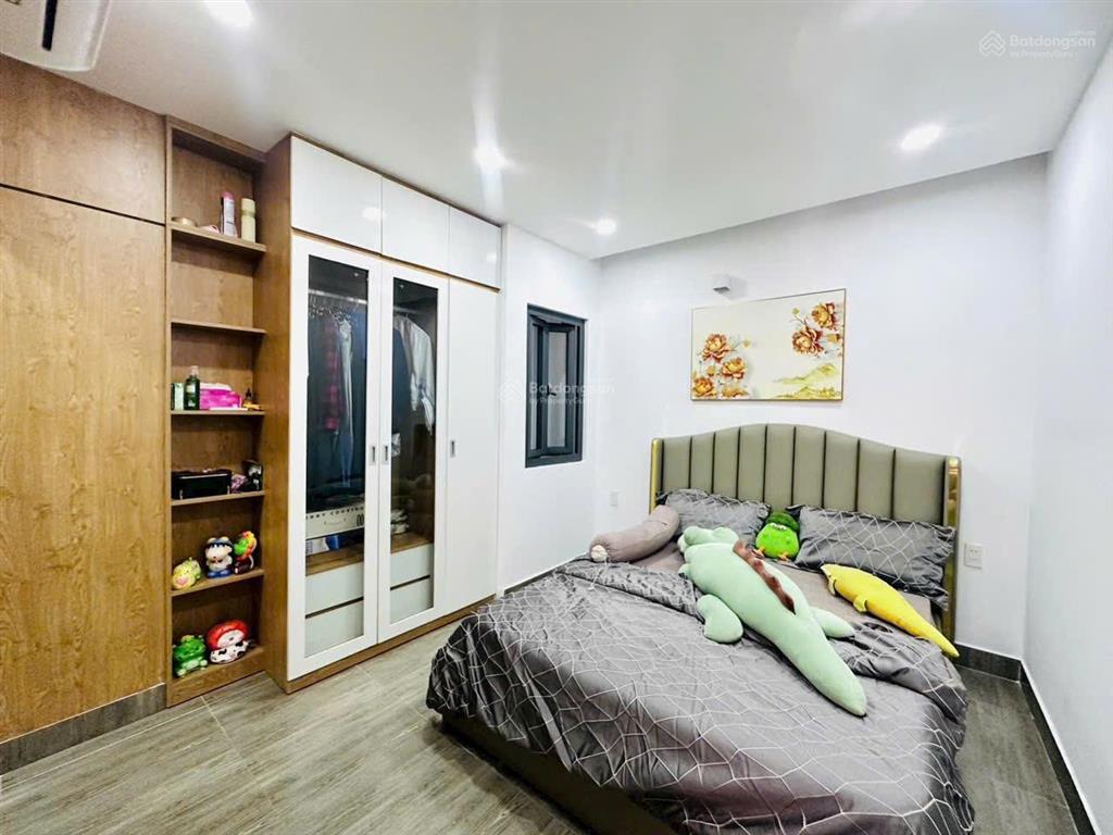 Bán nhà ngay khu ẩm thực, sát mặt tiền vạn kiếp, 2 lầu, đang kinh doanh quần áo, shr