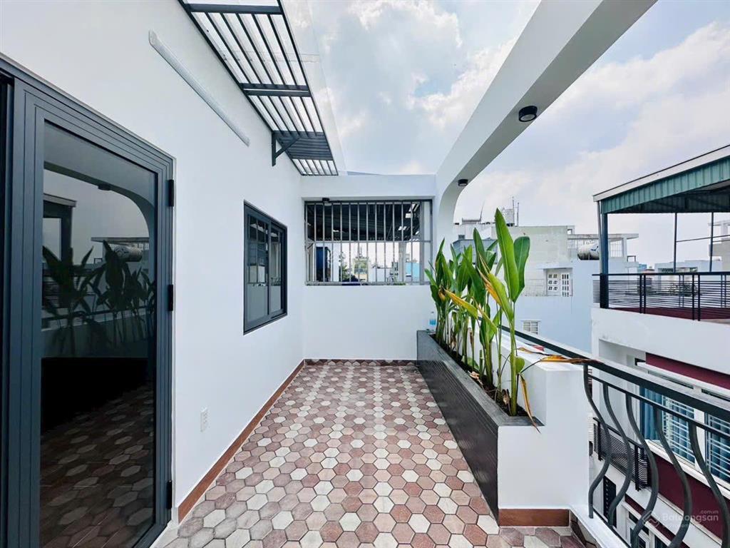Bán nhà ngay khu ẩm thực, sát mặt tiền vạn kiếp, 2 lầu, đang kinh doanh quần áo, shr