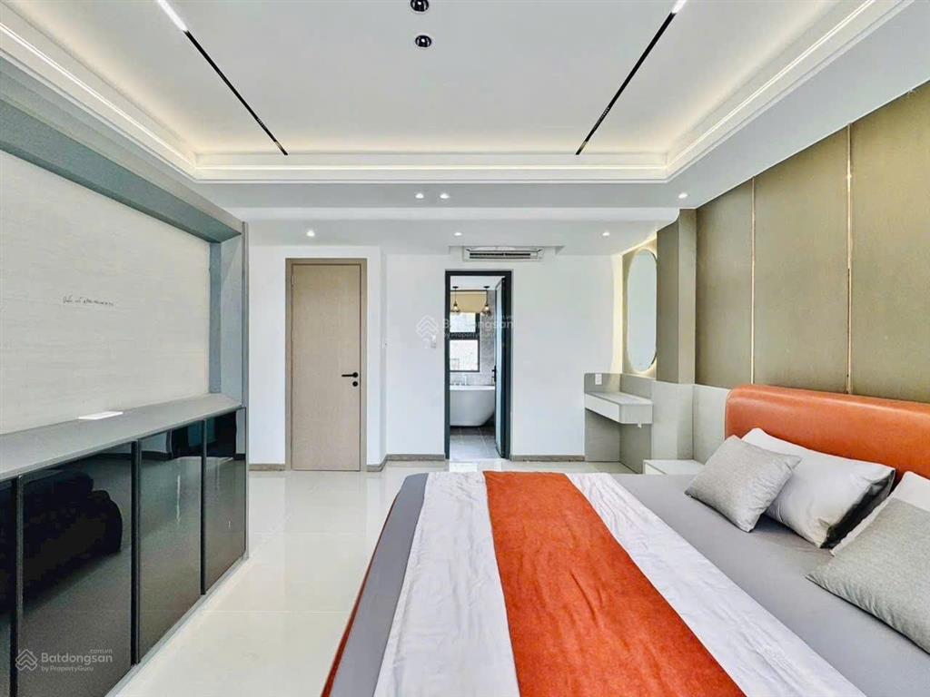 Bán nhà võ thị sáu, sẵn hđ thuê 24tr/ tháng, gần chợ tân định, hxh, shr.