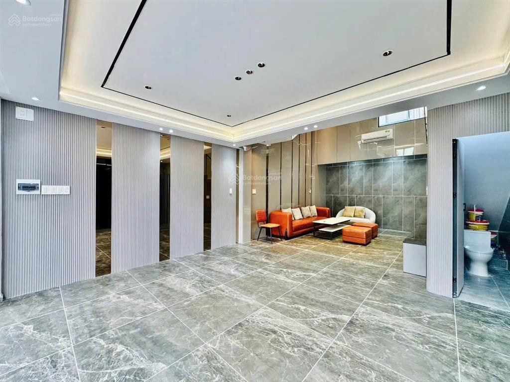 Bán nhà võ thị sáu, sẵn hđ thuê 24tr/ tháng, gần chợ tân định, hxh, shr.