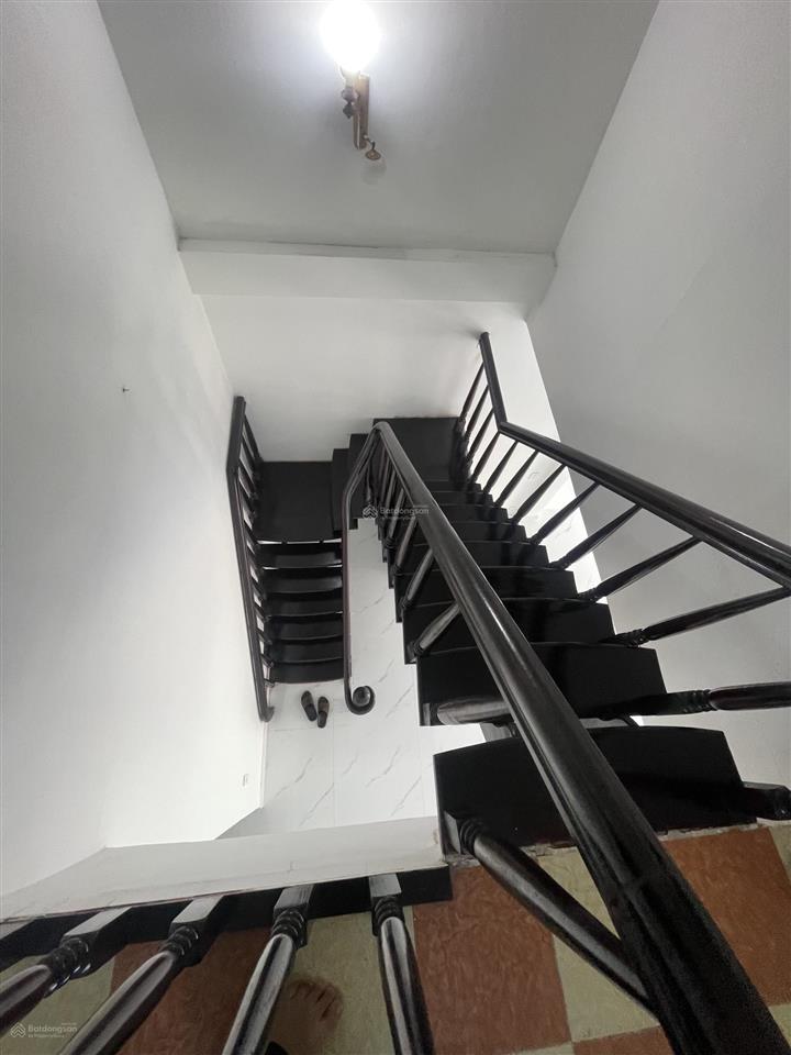 Cho thuê nhà đẹp đường đht 22 quận 12  dt 5x20m 1 lầu 3 pn