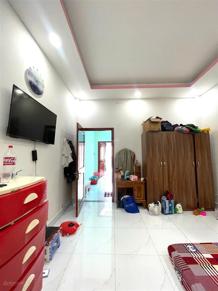 Giảm mạnh nhà 3 tầng btct shr 4x13m gần đường lớn trường chinh q12