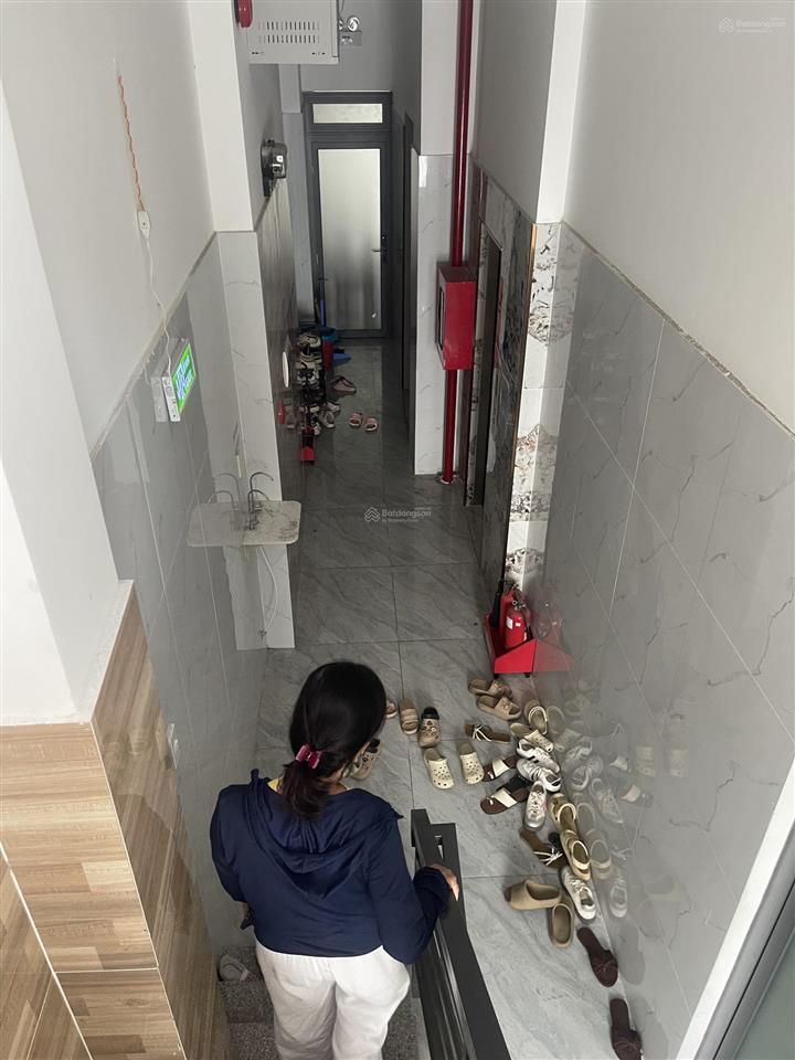 Bán tòa nhà căn hộ dịch vụ quận 12 thu nhập 60100 triệu/tháng [1 tỷ/năm]