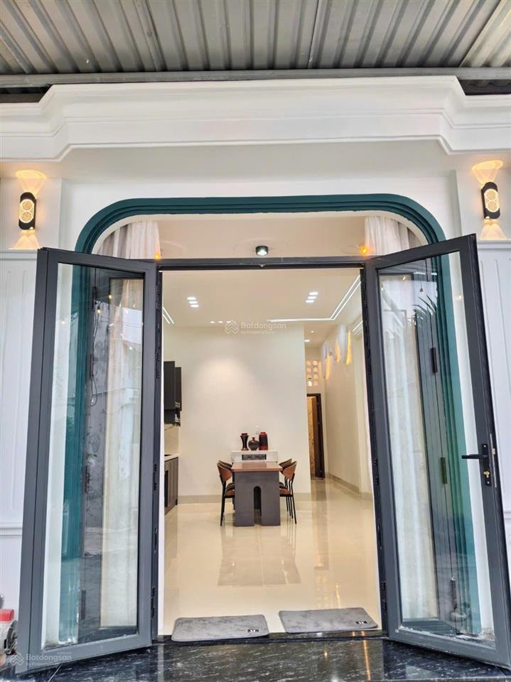 Nhà mới đẹp giá chỉ 1,780 tỷ (thương lượng)  gần cvpm quang trung