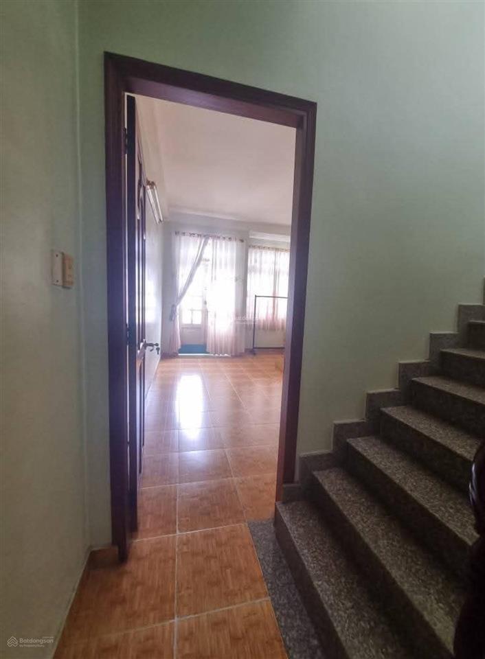 Bán gấp nhà ngay mặt tiền đông hưng thuận 2 x q12  shr 4,4x19m 2 lầu st