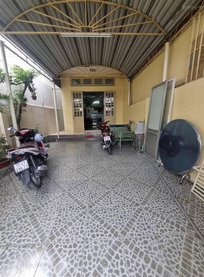 Bán gấp nhà ngay mặt tiền đông hưng thuận 2 x q12  shr 4,4x19m 2 lầu st