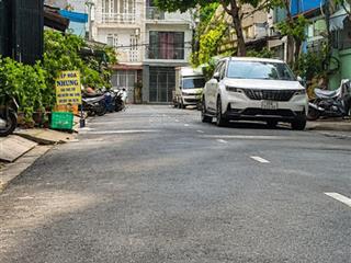 Nhà hxh 9m vị trí đẹp ngay hòa bình  tân phú  3 tầng ~70m.