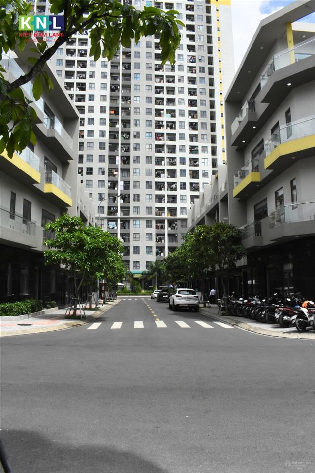 Bán nhà phố thương mại 4 tầng căn hoa hậu, trung tâm bcons city, ngay làng đại học, giá 8 tỷ