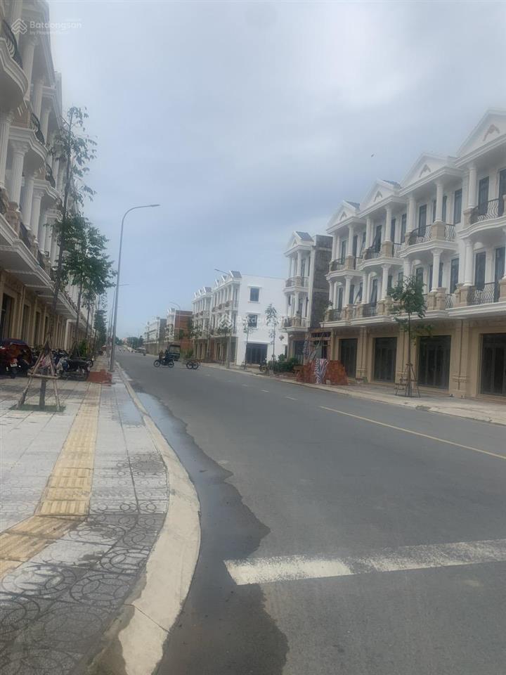 Nhà phố ngay trung tâm thành phố gò công, tiền giang