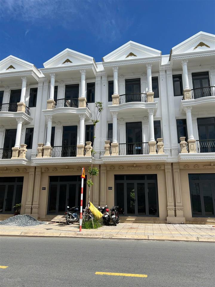 Nhà phố ngay trung tâm thành phố gò công, tiền giang