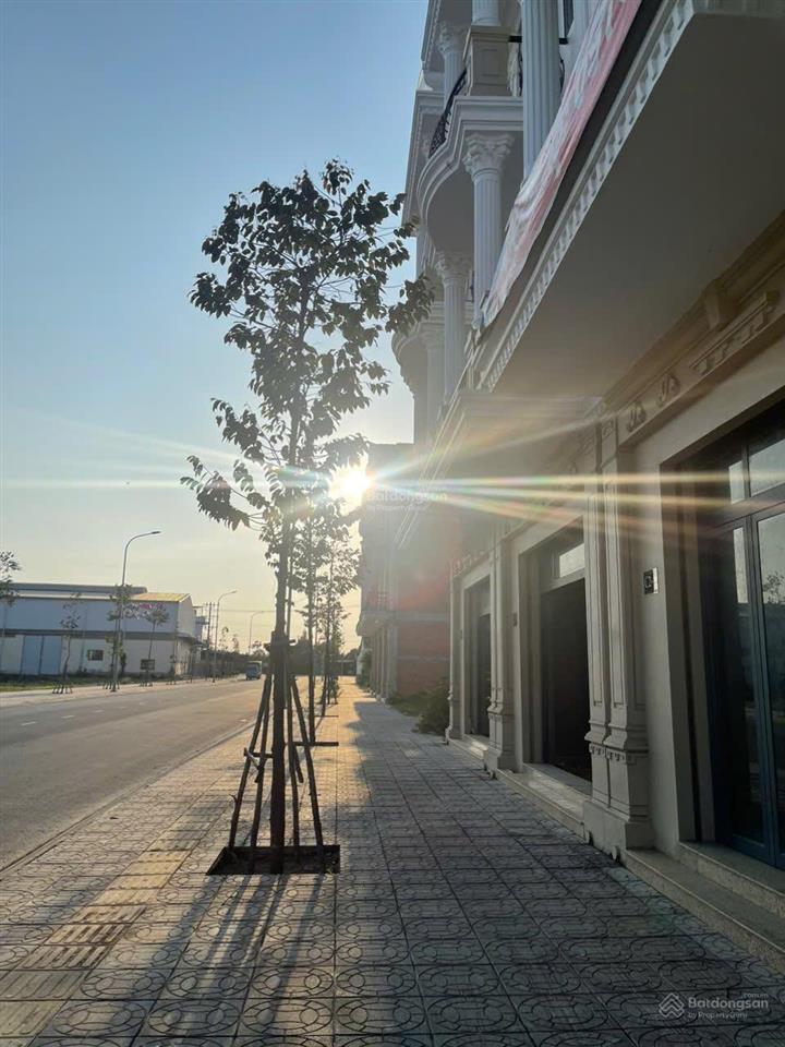 Nhà phố ngay trung tâm thành phố gò công, tiền giang