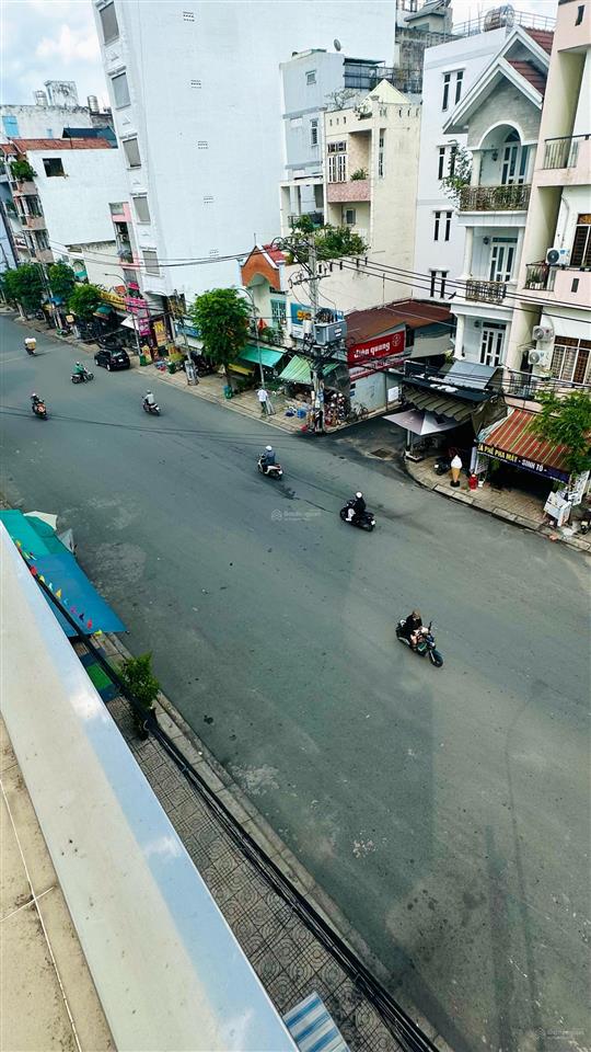 Bán nhà riêng view đẹp tại phạm văn bạch, 112.7m2, giá thỏa thuận