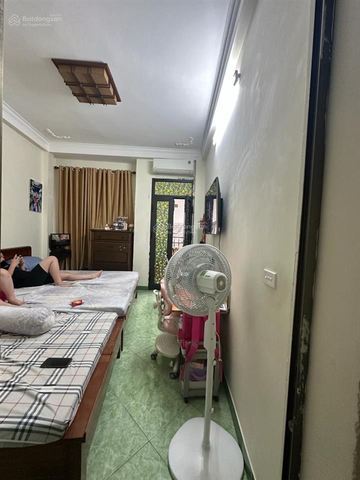 Nhỉnh 7 tỷ nhà minh khai, 3 thoáng ngõ nông, sđcc 36m2, dân xây chắc chắn, gần phố, sân riêng