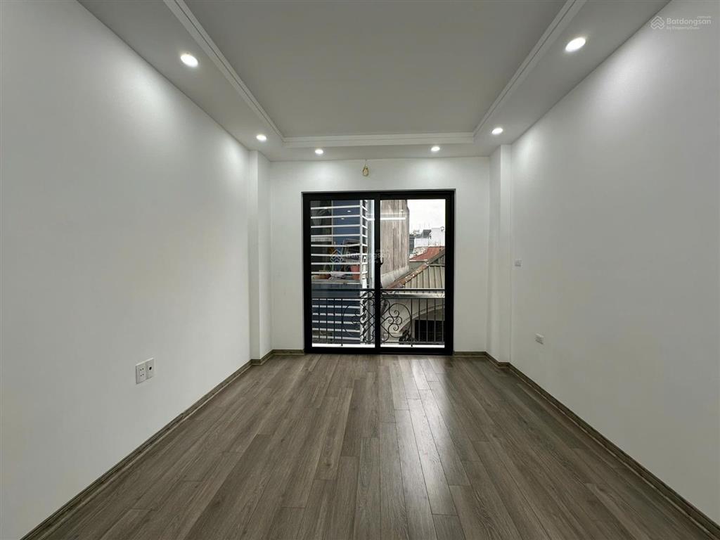 Hơn 9 tỷ ccmn lê thanh nghị, 20m ra ô tô, dt 50tr/tháng, thang máy, quy hoạch ổn định, 40m2 x 5t