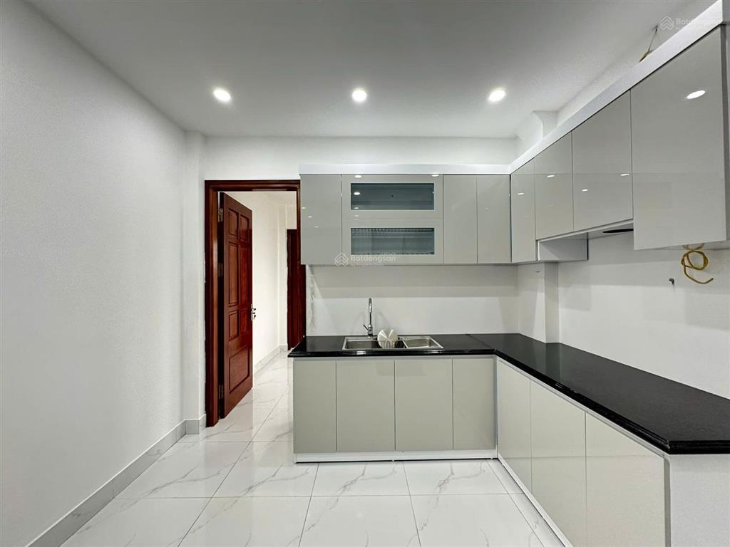 Hơn 9 tỷ ccmn lê thanh nghị, 20m ra ô tô, dt 50tr/tháng, thang máy, quy hoạch ổn định, 40m2 x 5t