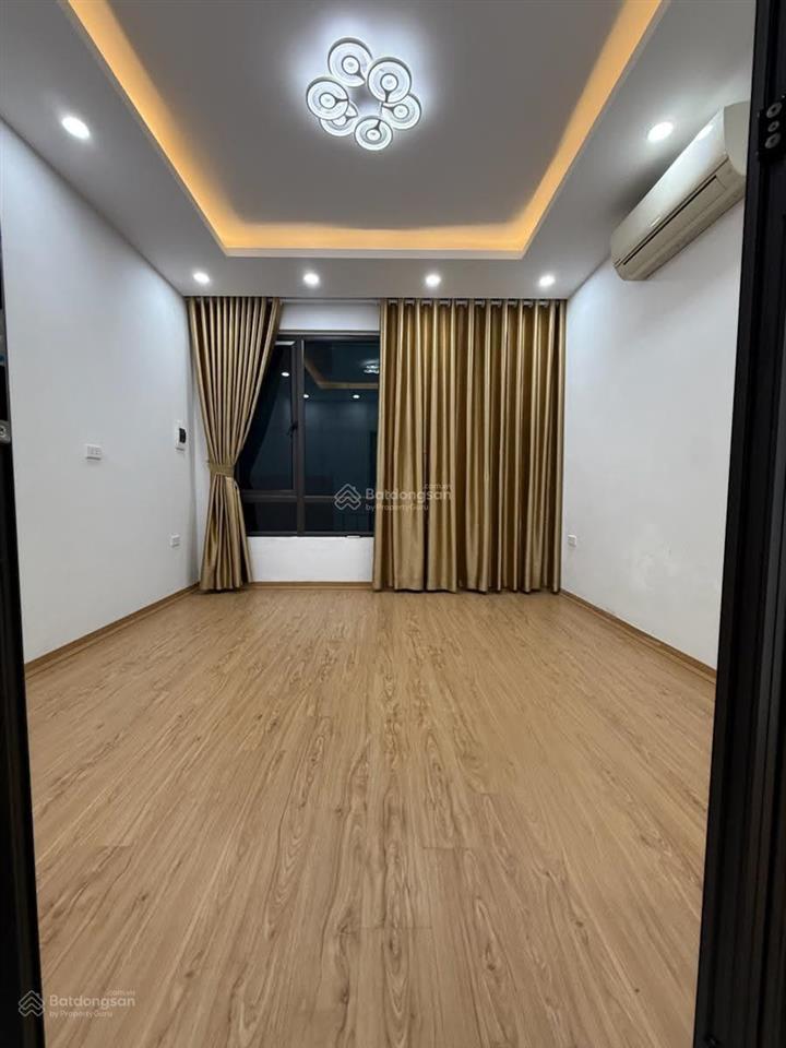 Bán nr tại vĩnh hưng, 7,1 tỷ, 34m2, 3pn, 4wc, full nội thất . 10m ra ô tô tránh . phân lô