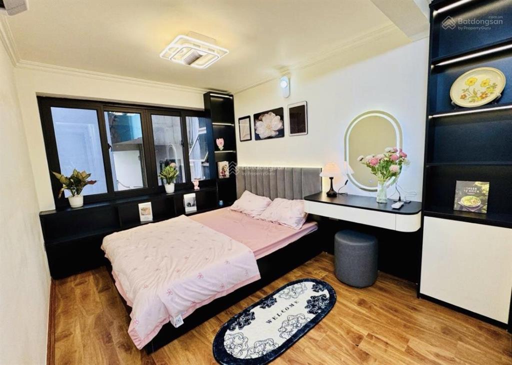 Bán nr tại phố bạch mai, 7,95 tỷ, 30m2, 3pn, 4wc, 5 tầng