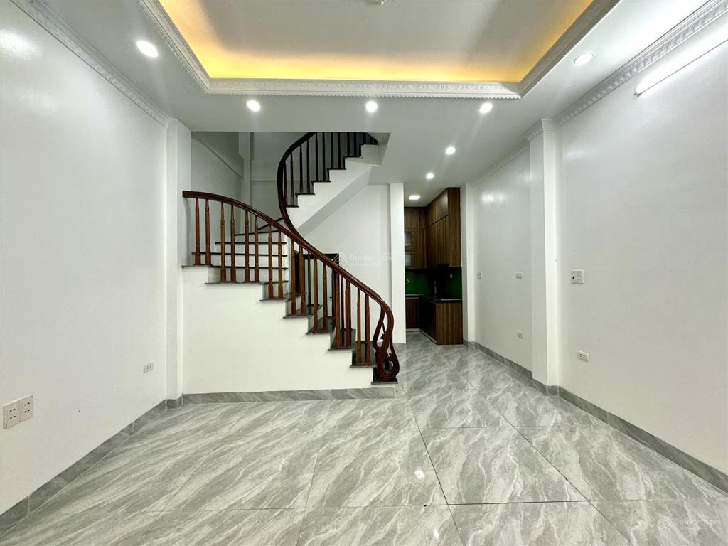 Giảm nửa tỷ! nhà trần khát chân, 2 thoáng ngõ nông, xây mới 3 ngủ khép kín, tặng nt, sđcc không qh